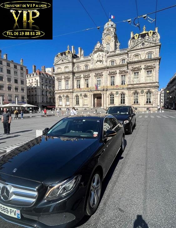 Mercedes classe E avec chauffeur à disposition pour votre mariage a lyon