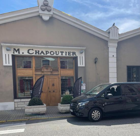 Vtc lyon chauffeur prive pour visiter les caves chapoutier de tain l hermitage