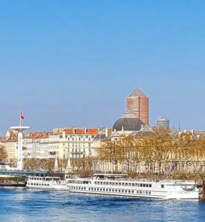 Vtc lyon pour vos transports a votre bateau de croisiere quai victor augagneur