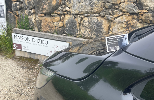 VTC Lyon chauffeur pour vos transports privé a izieu