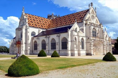 Vtc lyon visite a la journee monastere de brou