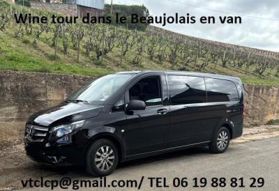 Wine tour dans le beaujolais au depart de lyon en van avec un chauffeur prive